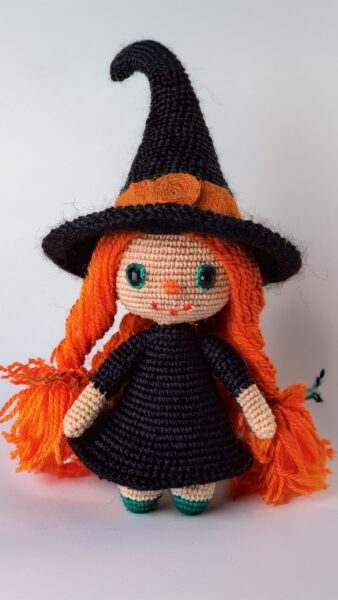 Amigurumi Halloween Witch 12