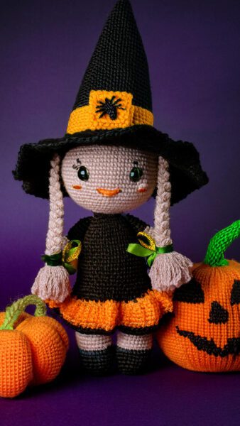 Amigurumi Halloween Witch 15