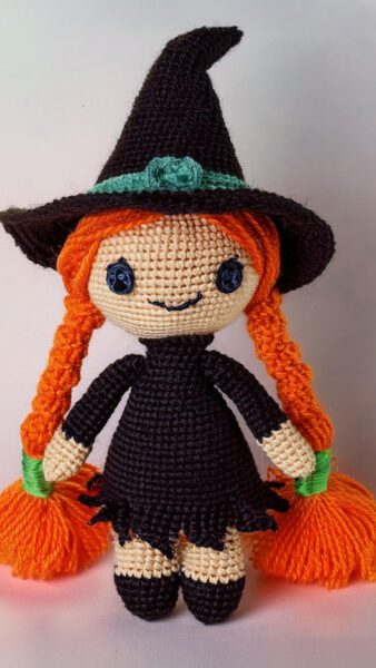 Amigurumi Halloween Witch 2