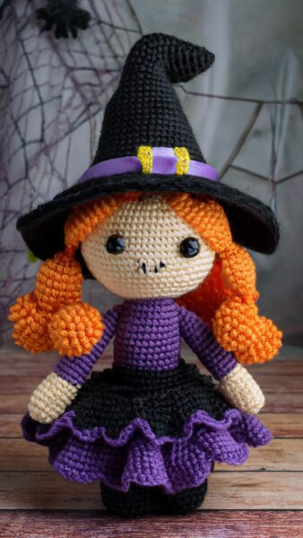 Amigurumi Halloween Witch 20