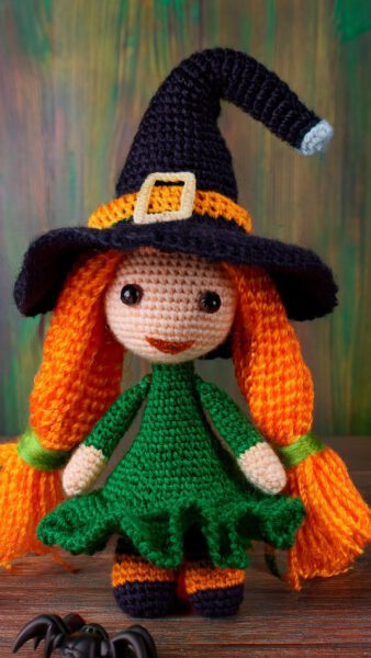 Amigurumi Halloween Witch 21