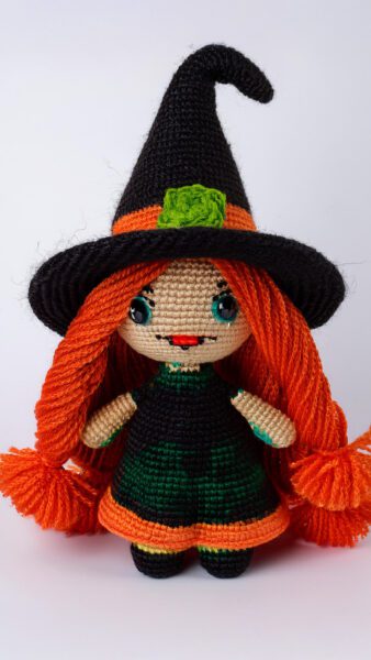 Amigurumi Halloween Witch 22