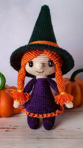 Amigurumi Halloween Witch 7