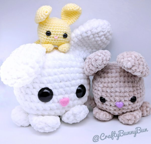Free Amigurumi Pattern Cube Bunny with Carrot