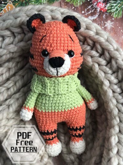 Amigurumi Tiger in Sweater green