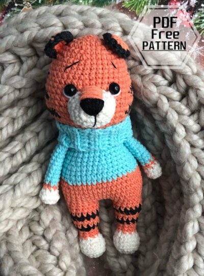 Amigurumi Tiger in Sweater blue