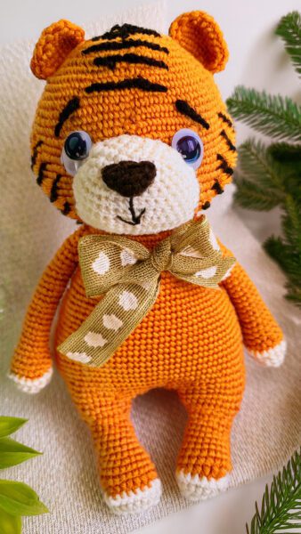 Amigurumi Tiger in Sweater 6