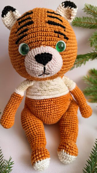 Amigurumi Tiger in Sweater 5