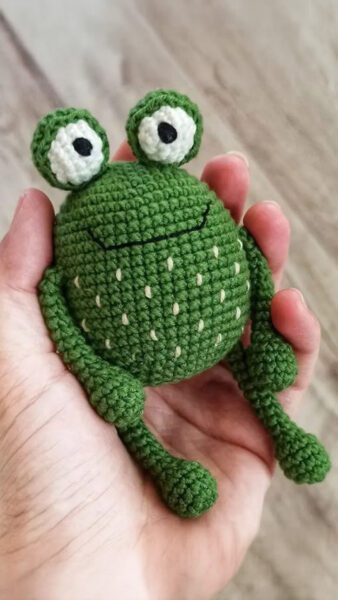 Amigurumi Frog Crochet Pattern 1